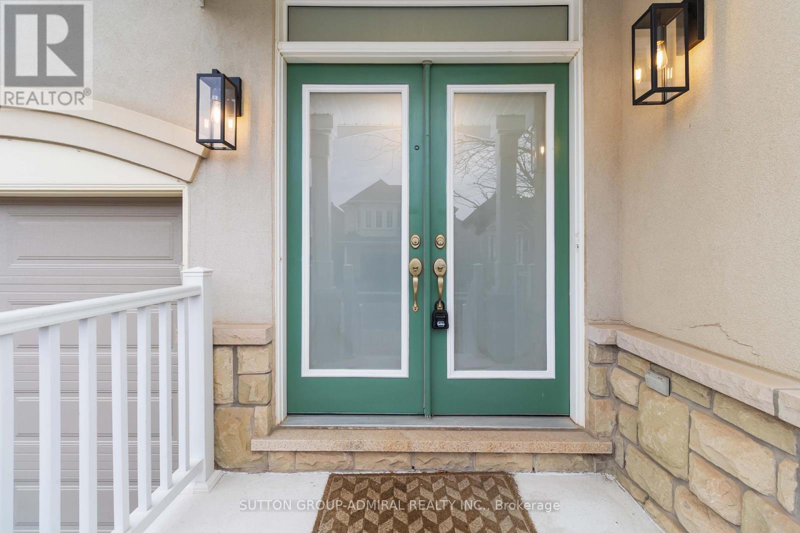 3301 Skipton Lane, Oakville, Ontario  L6M 0K2 - Photo 5 - W12465151