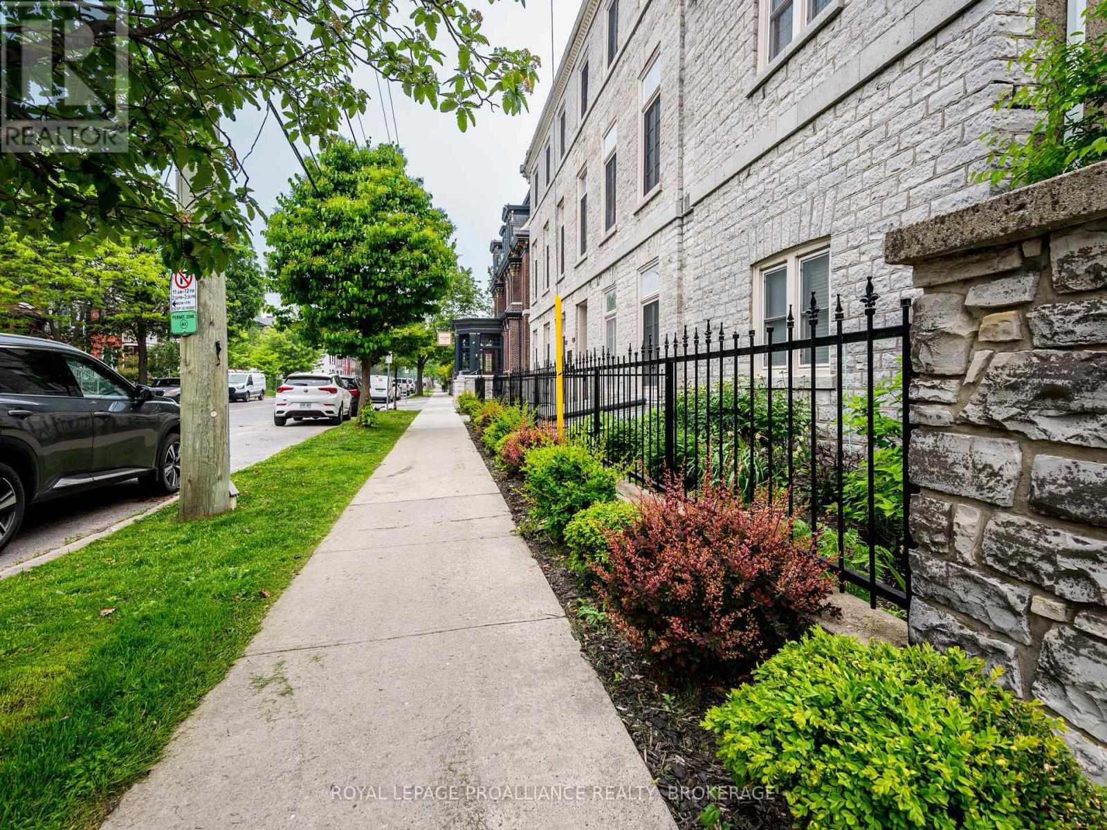 7 - 131 King Street E, Kingston, Ontario  K7L 2Z9 - Photo 2 - X12465356