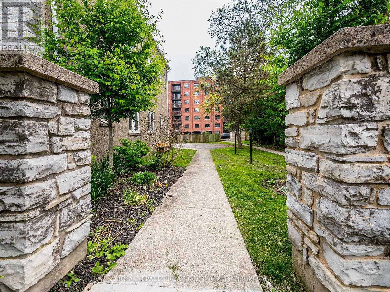 7 - 131 King Street E, Kingston, Ontario  K7L 2Z9 - Photo 3 - X12465356