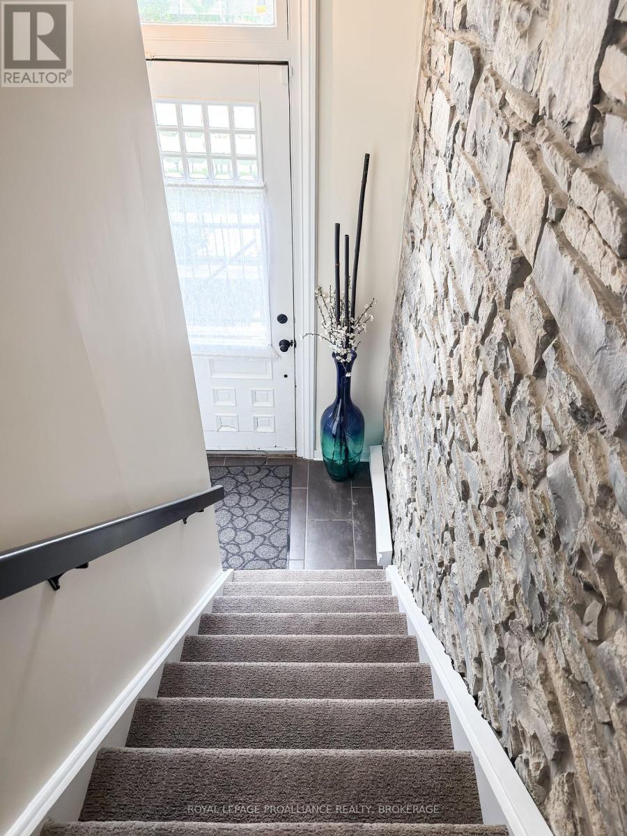 7 - 131 King Street E, Kingston, Ontario  K7L 2Z9 - Photo 6 - X12465356
