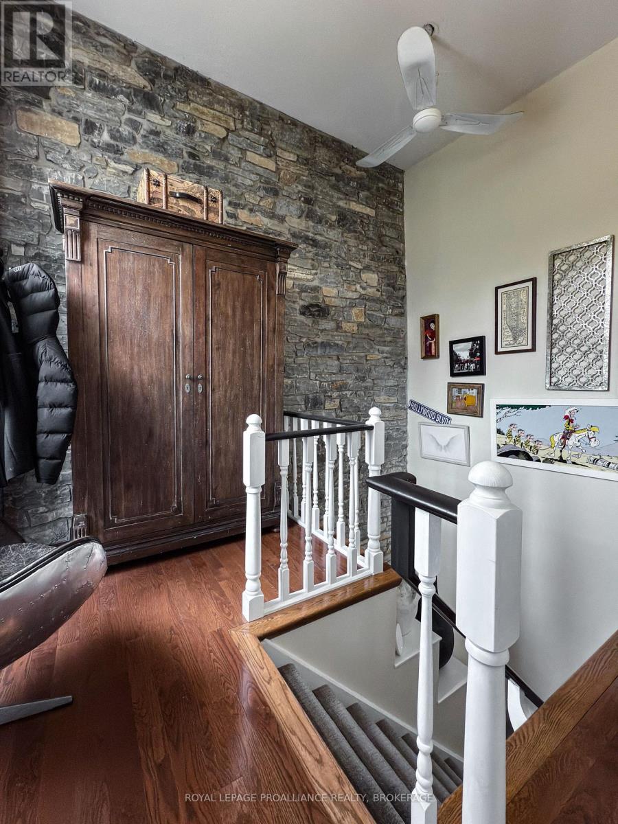 7 - 131 King Street E, Kingston, Ontario  K7L 2Z9 - Photo 8 - X12465356