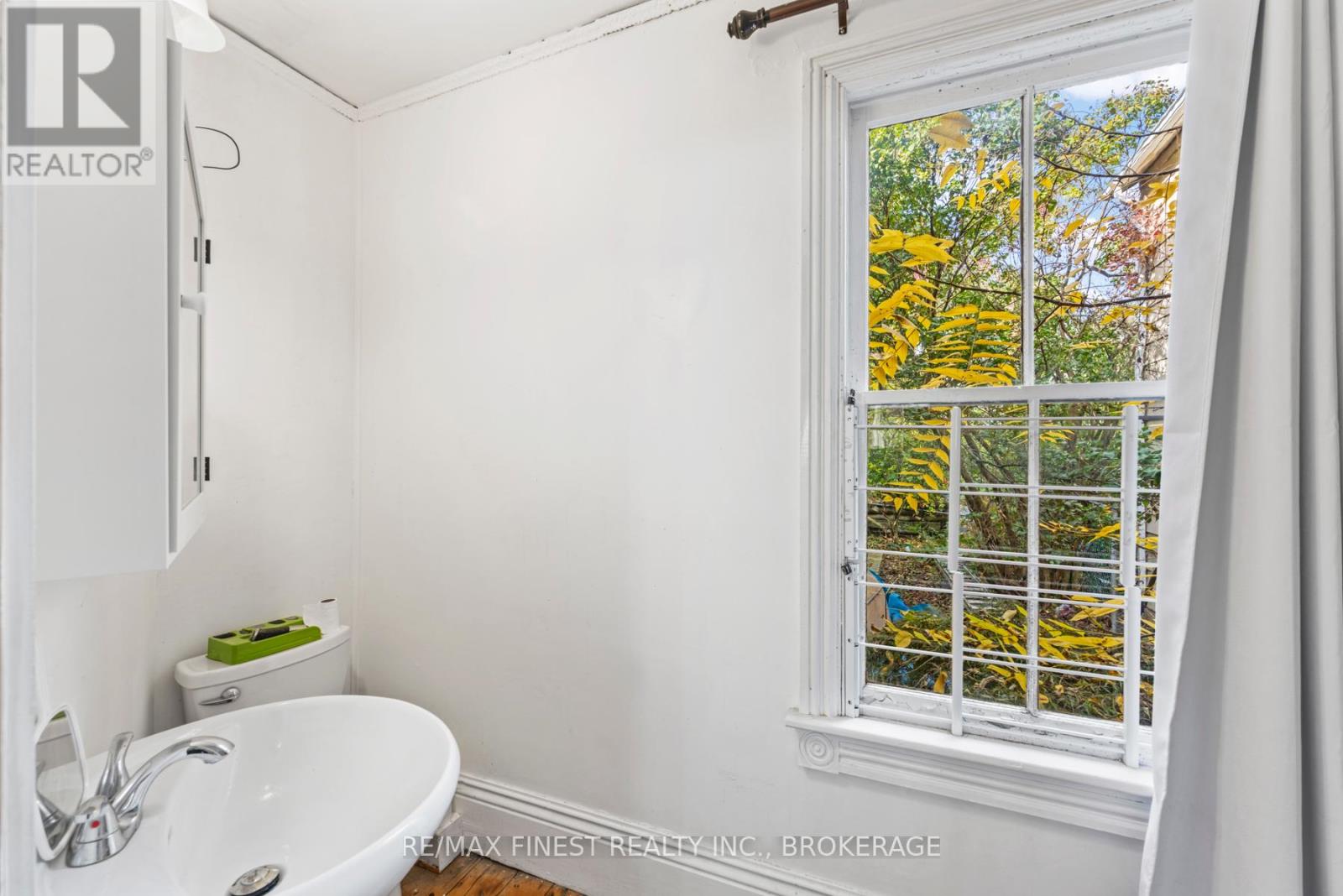 202 Montreal Street, Kingston, Ontario  K7K 3G4 - Photo 11 - X12465373