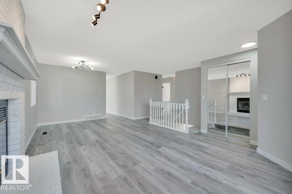 840 113a St Nw, Edmonton, Alberta  T6J 6W4 - Photo 4 - E4462279