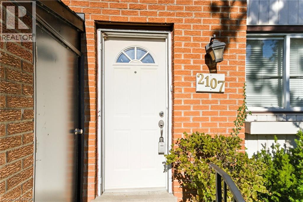 2107 Marine Drive Unit# 21, Oakville, Ontario  L6L 1B8 - Photo 2 - 40775938