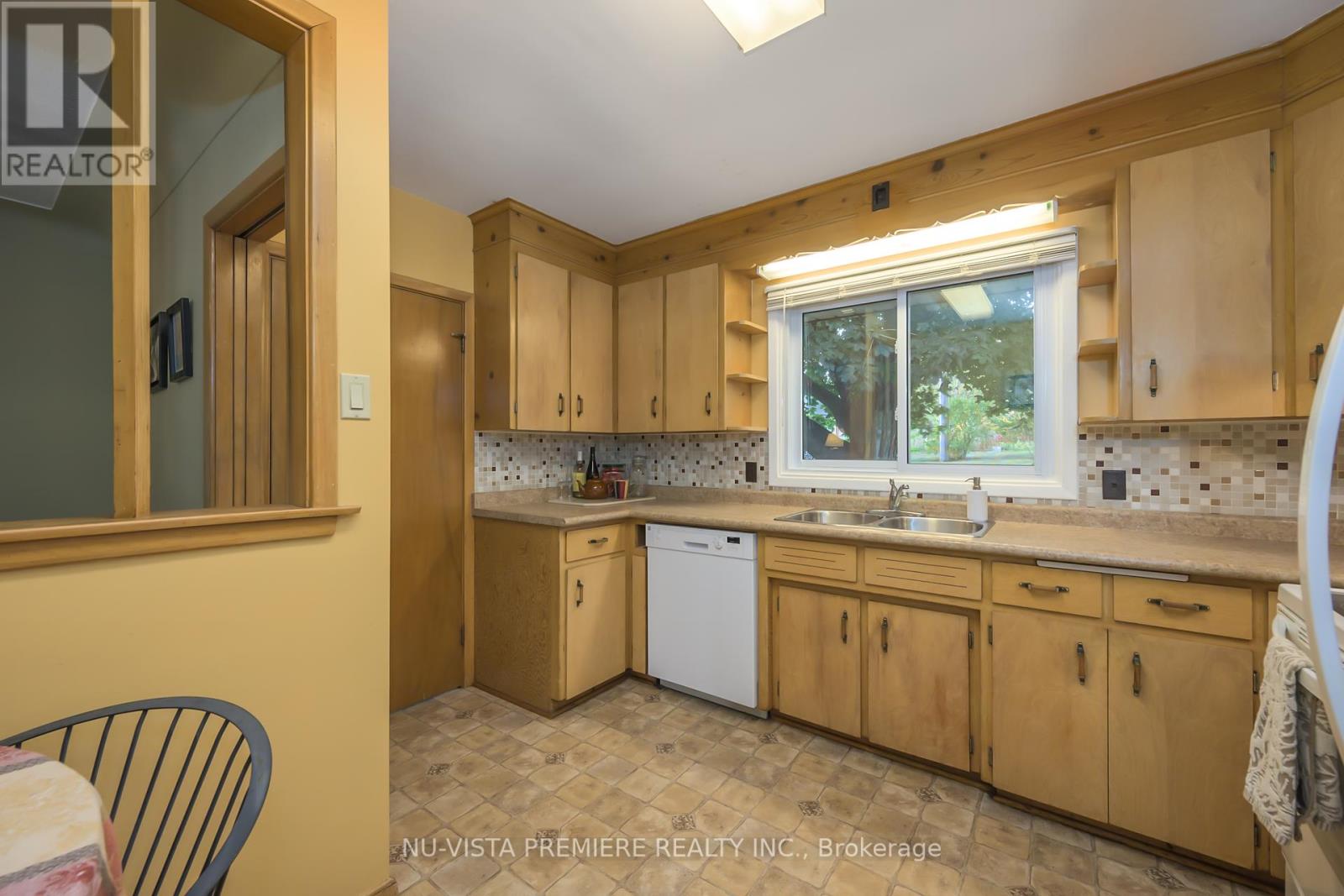193 King Edward Avenue, London South, Ontario  N5Z 3T6 - Photo 13 - X12465309