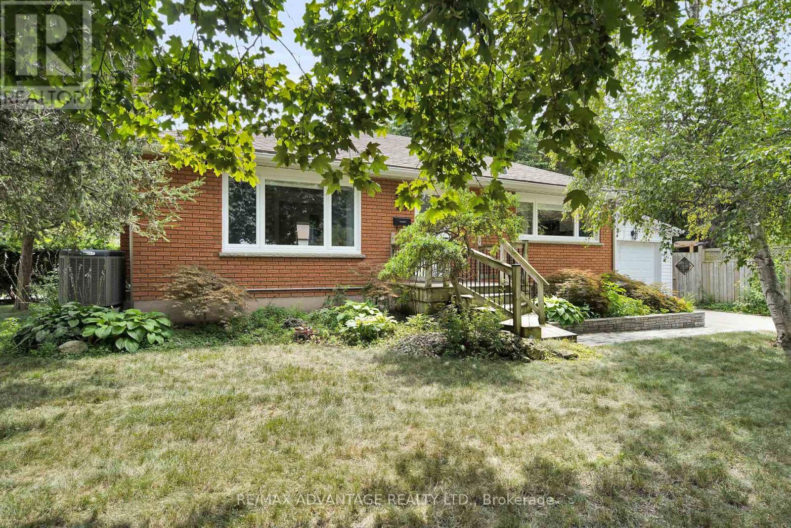 189 Kirkland Crescent, London East, Ontario  N5W 5C2 - Photo 2 - X12465346