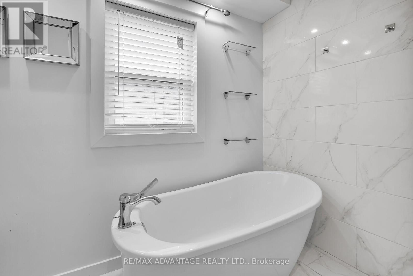 189 Kirkland Crescent, London East, Ontario  N5W 5C2 - Photo 20 - X12465346