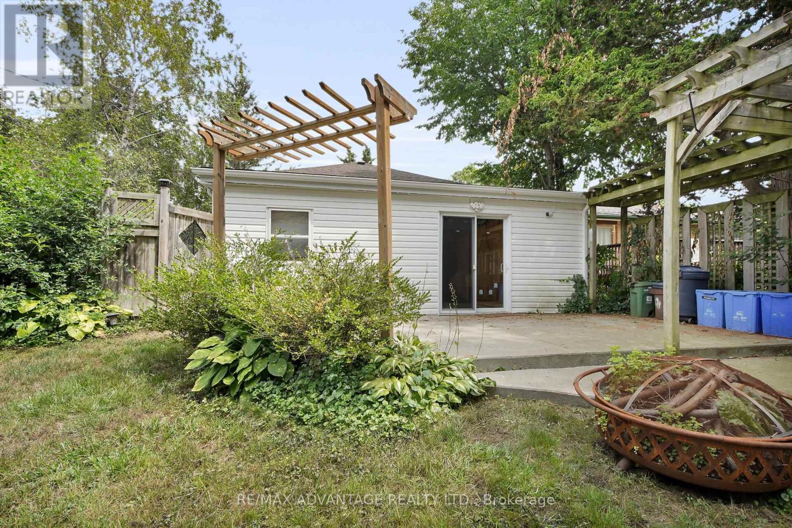 189 Kirkland Crescent, London East, Ontario  N5W 5C2 - Photo 32 - X12465346