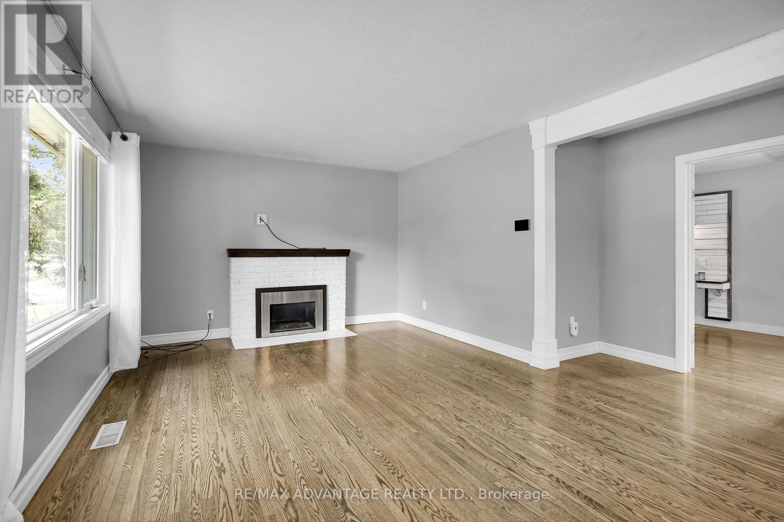 189 Kirkland Crescent, London East, Ontario  N5W 5C2 - Photo 8 - X12465346