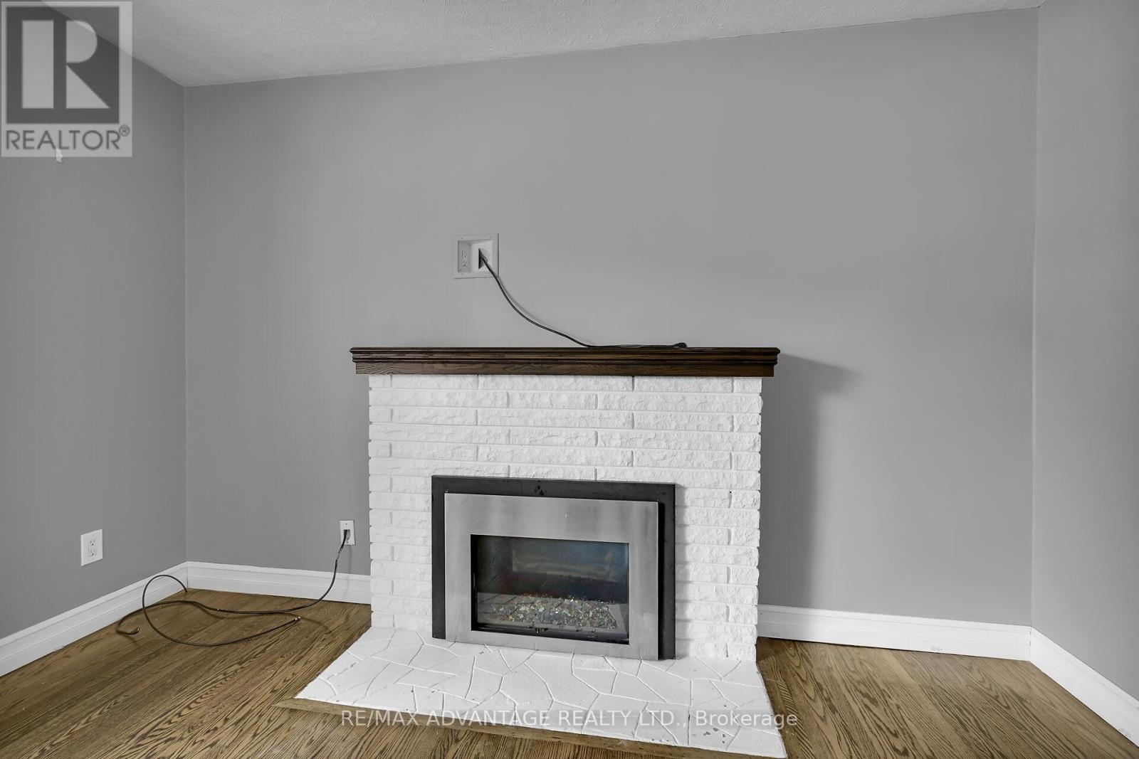 189 Kirkland Crescent, London East, Ontario  N5W 5C2 - Photo 9 - X12465346