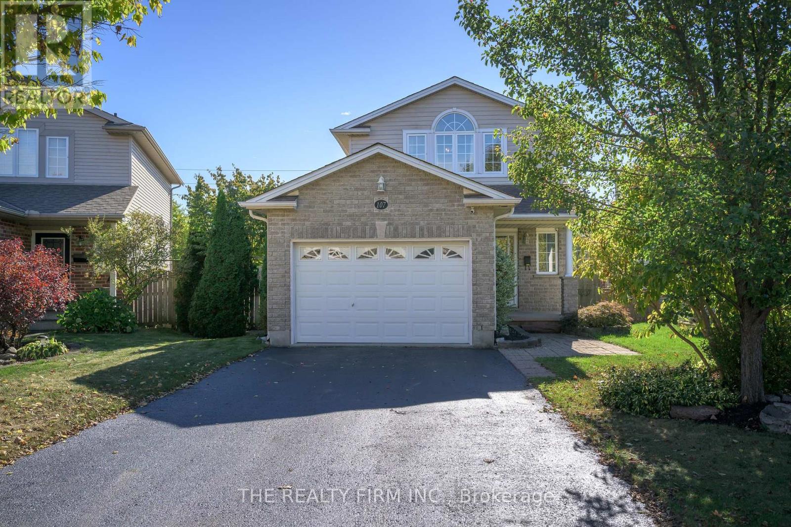 107 Loggers Grove, London East, Ontario  N5W 6G5 - Photo 2 - X12465355