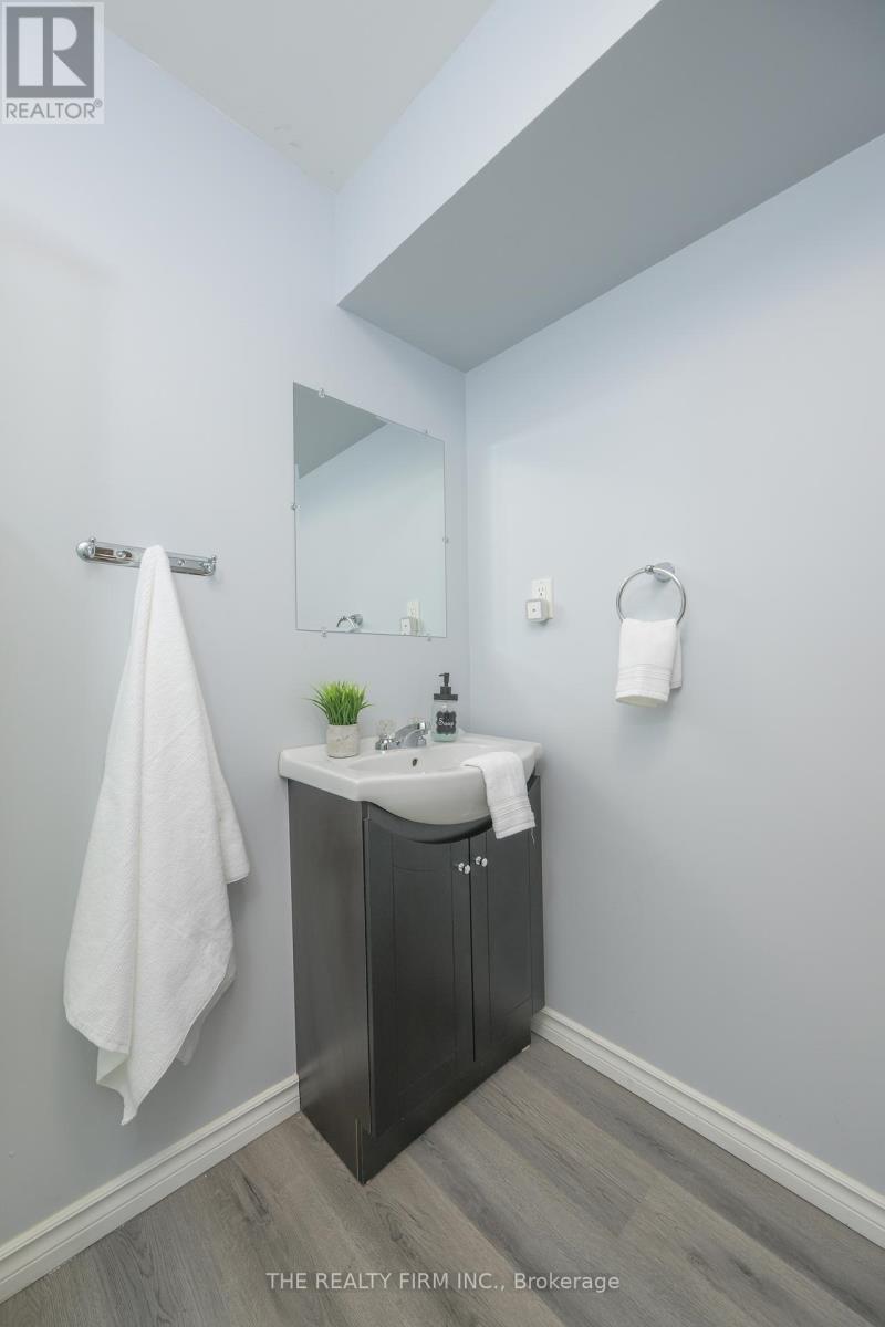 107 Loggers Grove, London East, Ontario  N5W 6G5 - Photo 29 - X12465355