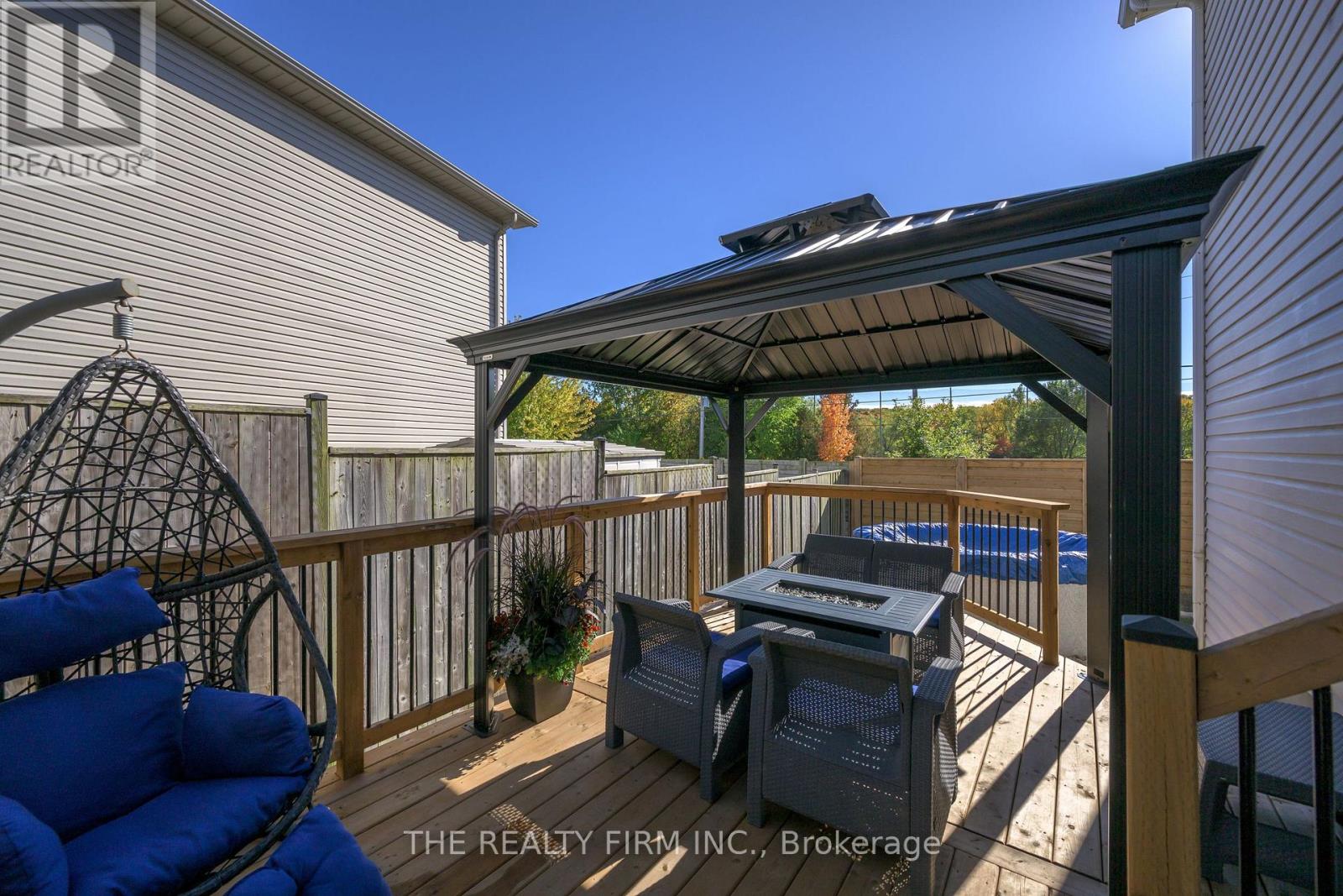 107 Loggers Grove, London East, Ontario  N5W 6G5 - Photo 36 - X12465355