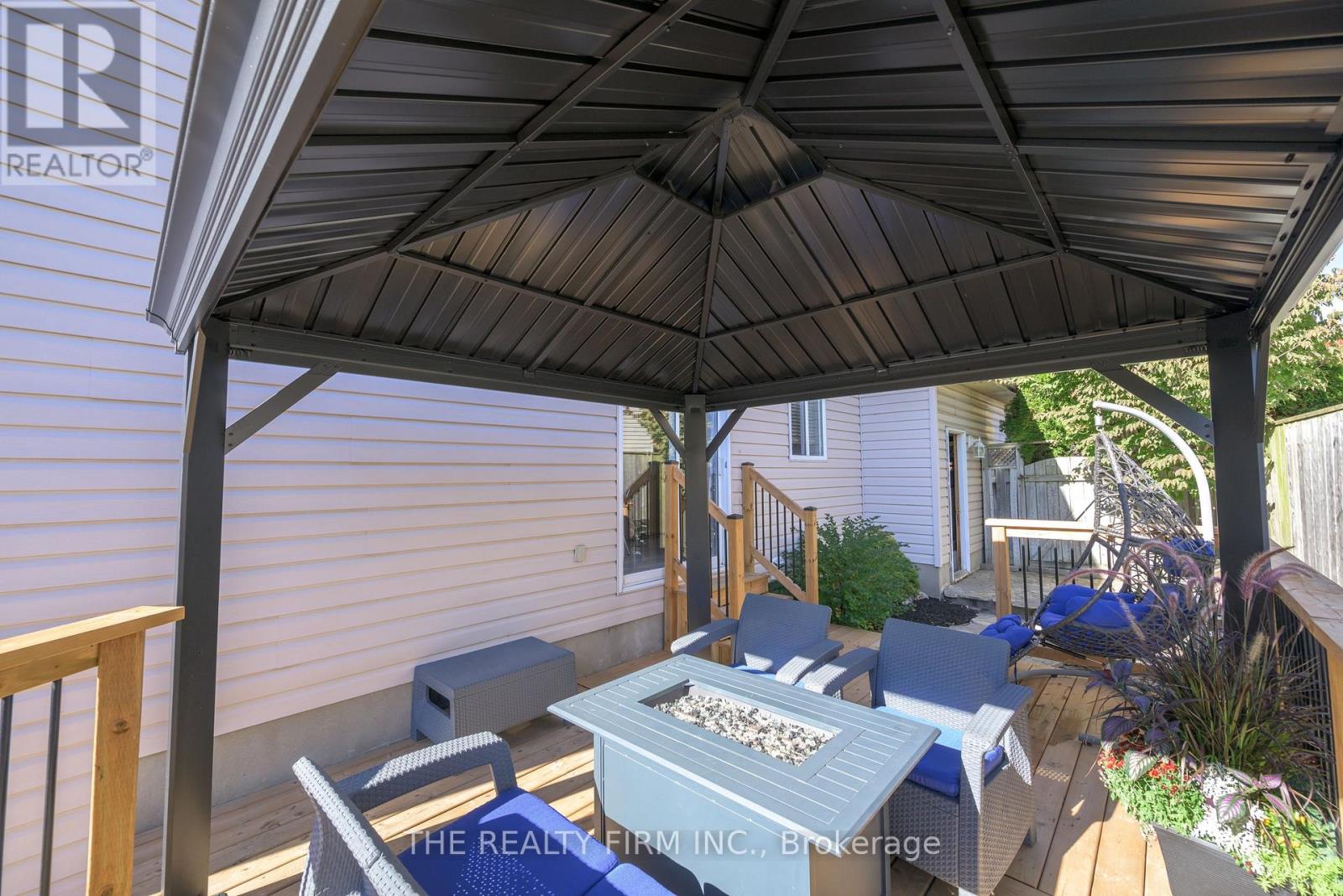 107 Loggers Grove, London East, Ontario  N5W 6G5 - Photo 38 - X12465355