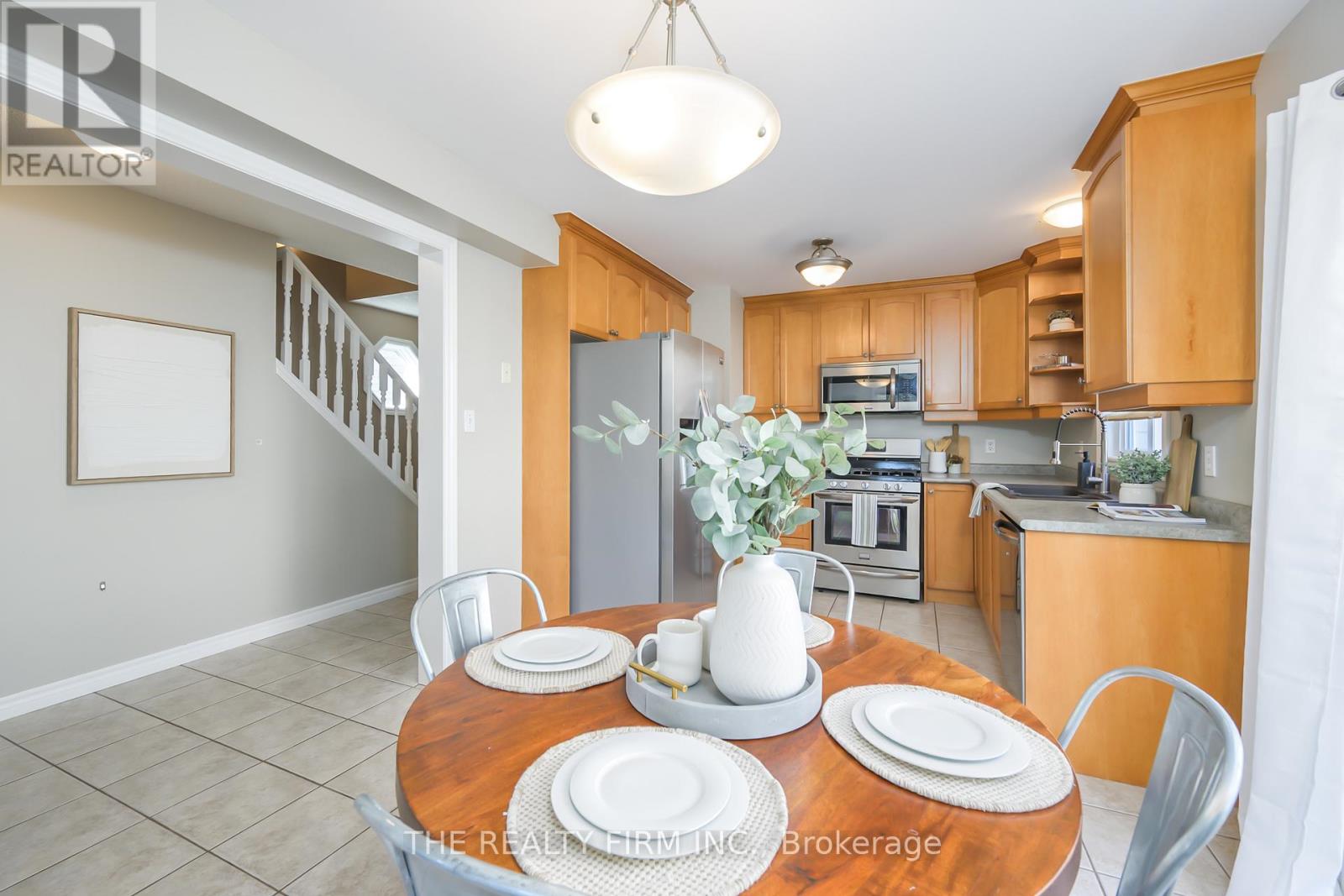 107 Loggers Grove, London East, Ontario  N5W 6G5 - Photo 7 - X12465355