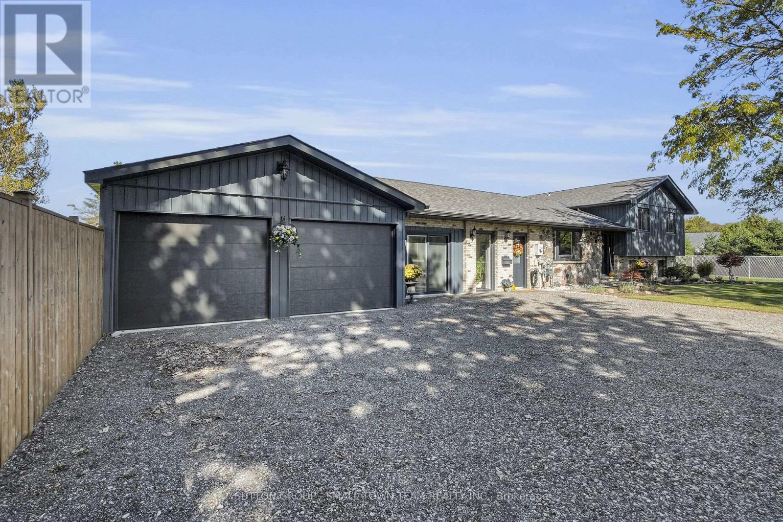 29788 Talbot Line, Dutton/dunwich, Ontario  N0L 2M0 - Photo 2 - X12465370