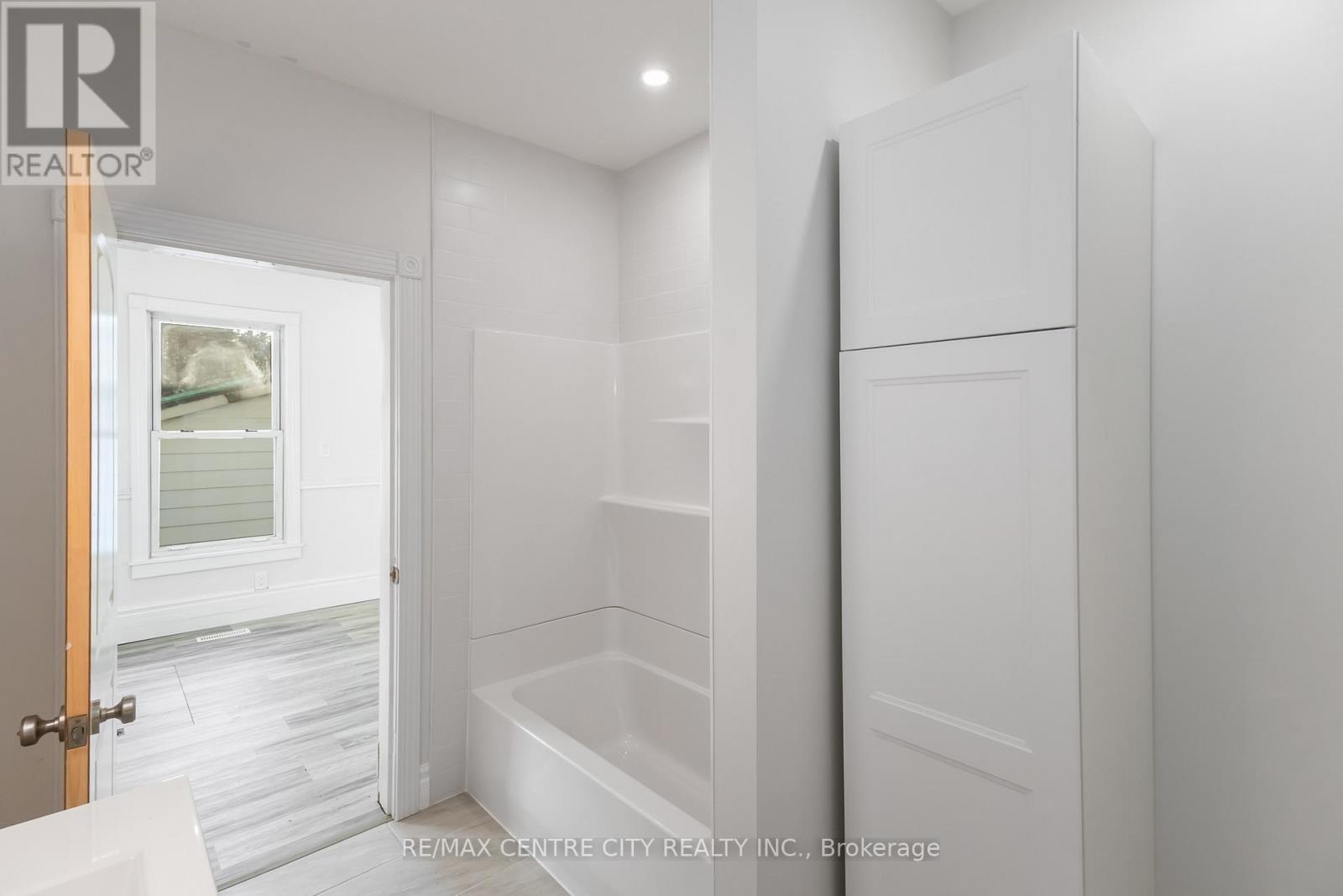 97 Walnut Street, London North (North N), Ontario  N6H 1C3 - Photo 29 - X12465371