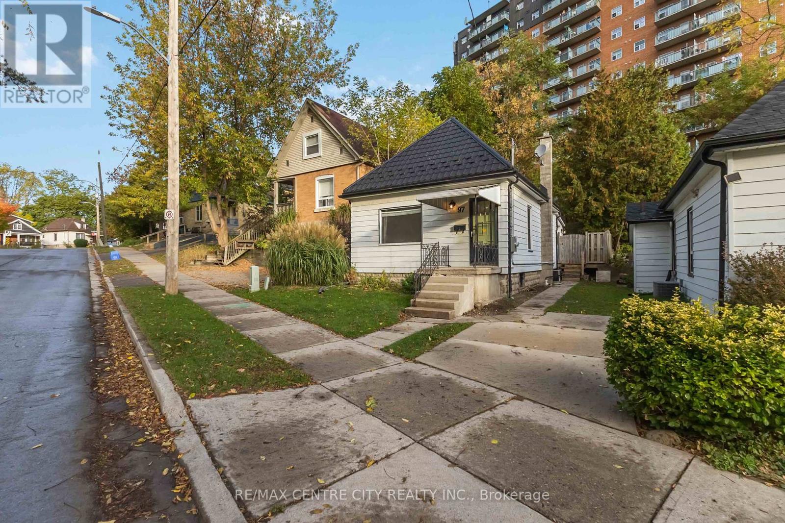 97 Walnut Street, London North (North N), Ontario  N6H 1C3 - Photo 4 - X12465371