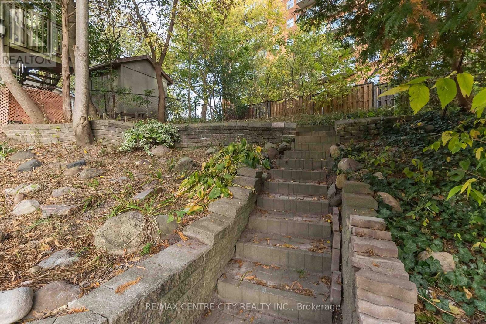 97 Walnut Street, London North (North N), Ontario  N6H 1C3 - Photo 40 - X12465371