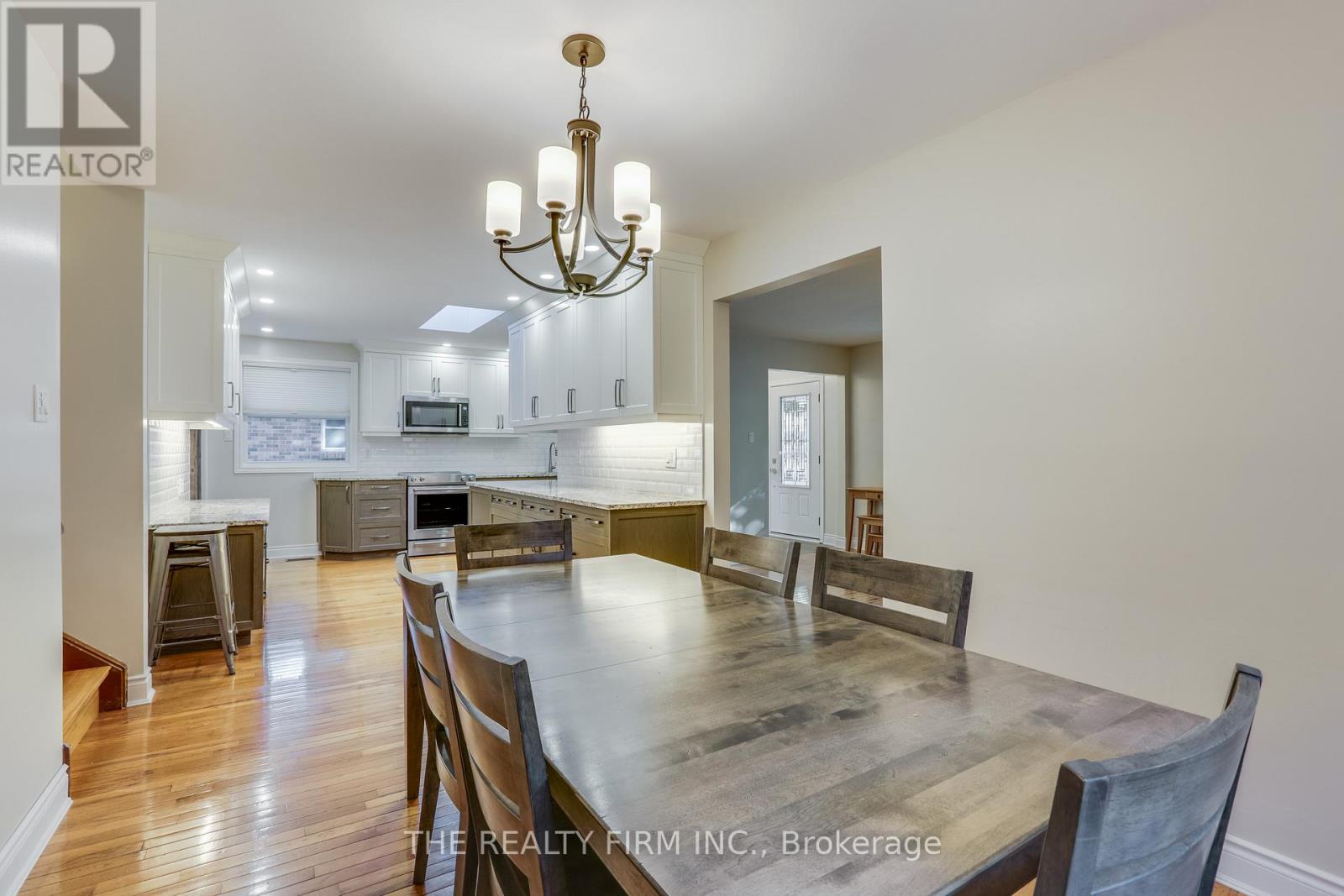 83 Fairlane Road, London South, Ontario  N6K 3E3 - Photo 12 - X12465372