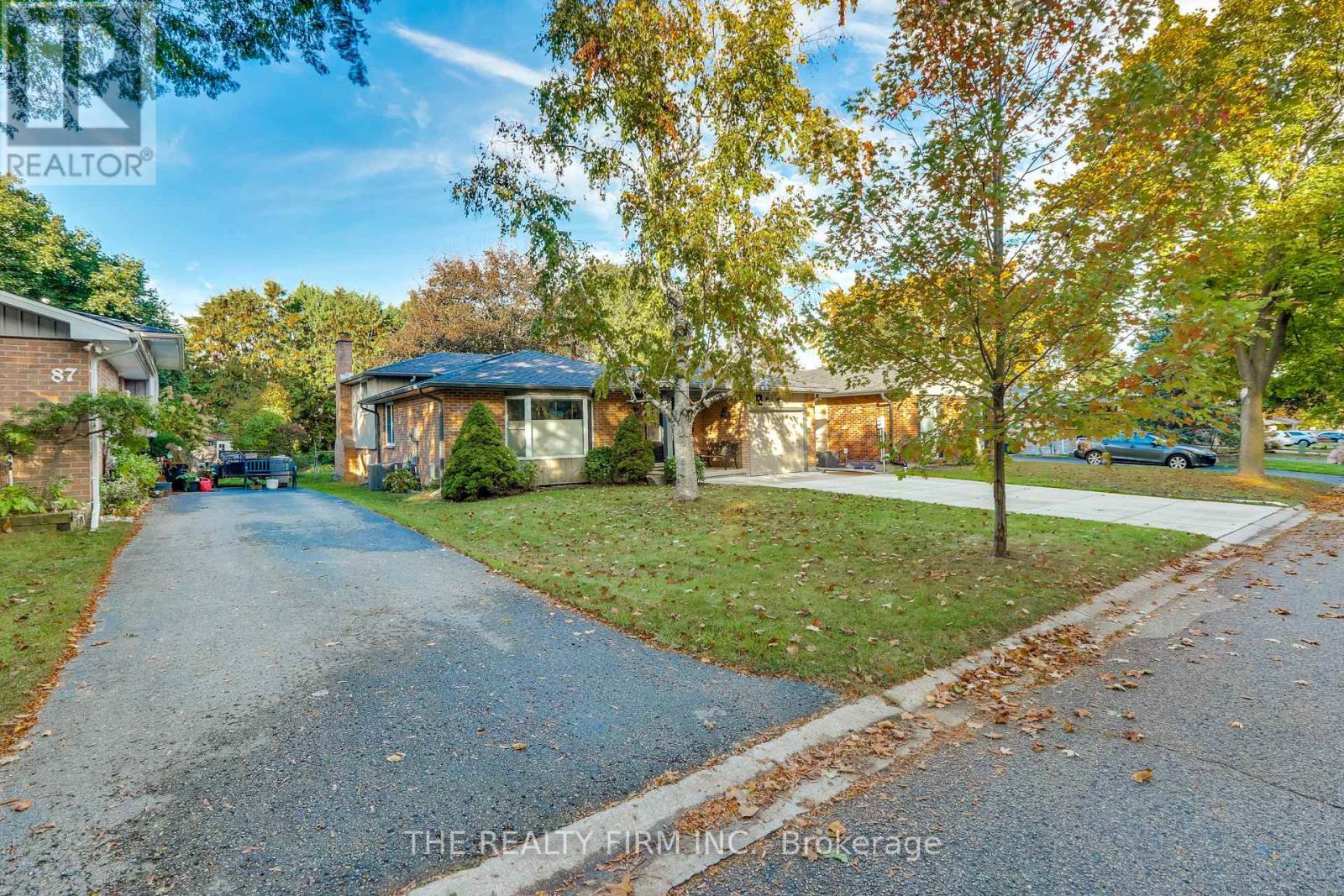 83 Fairlane Road, London South, Ontario  N6K 3E3 - Photo 3 - X12465372