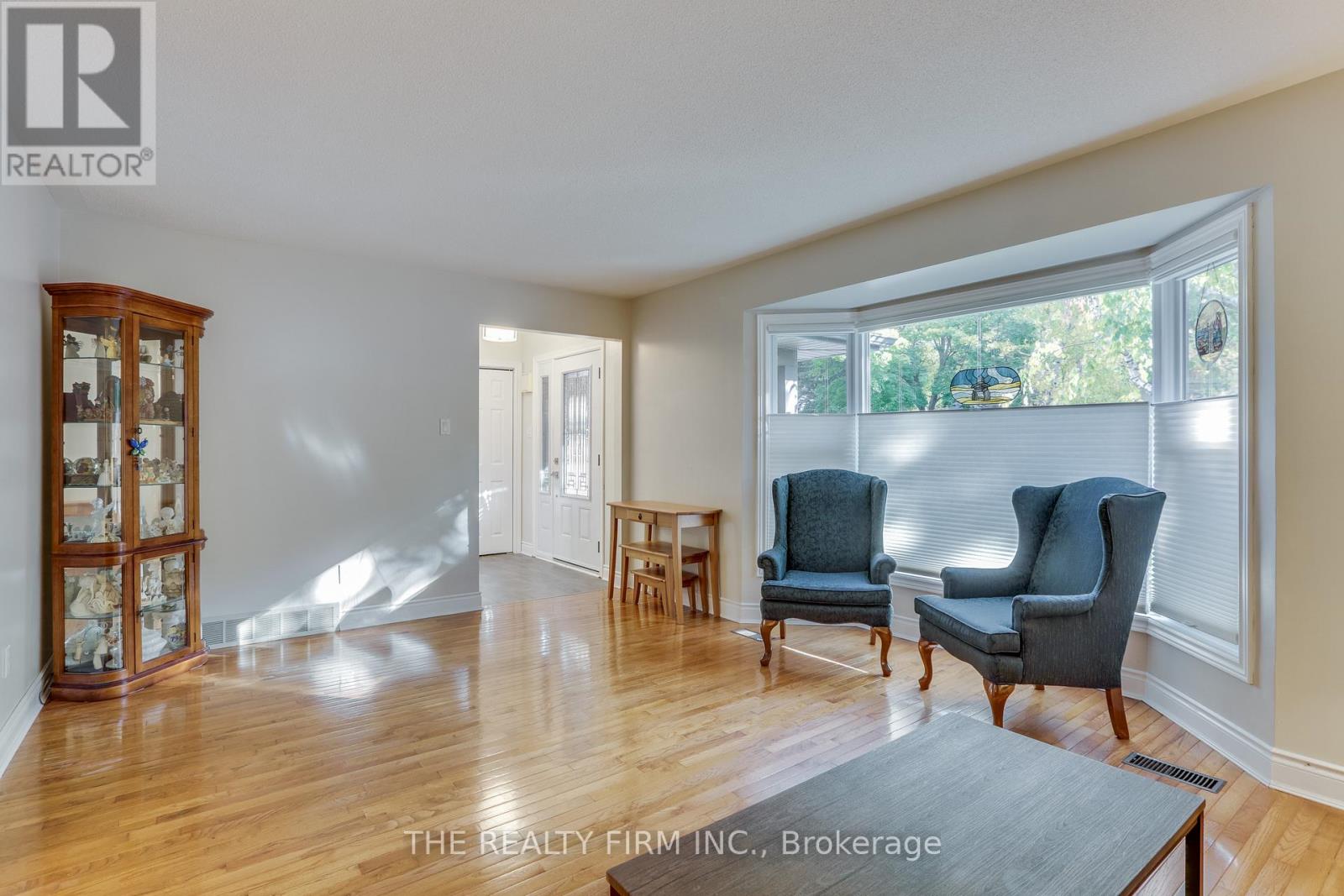 83 Fairlane Road, London South, Ontario  N6K 3E3 - Photo 8 - X12465372