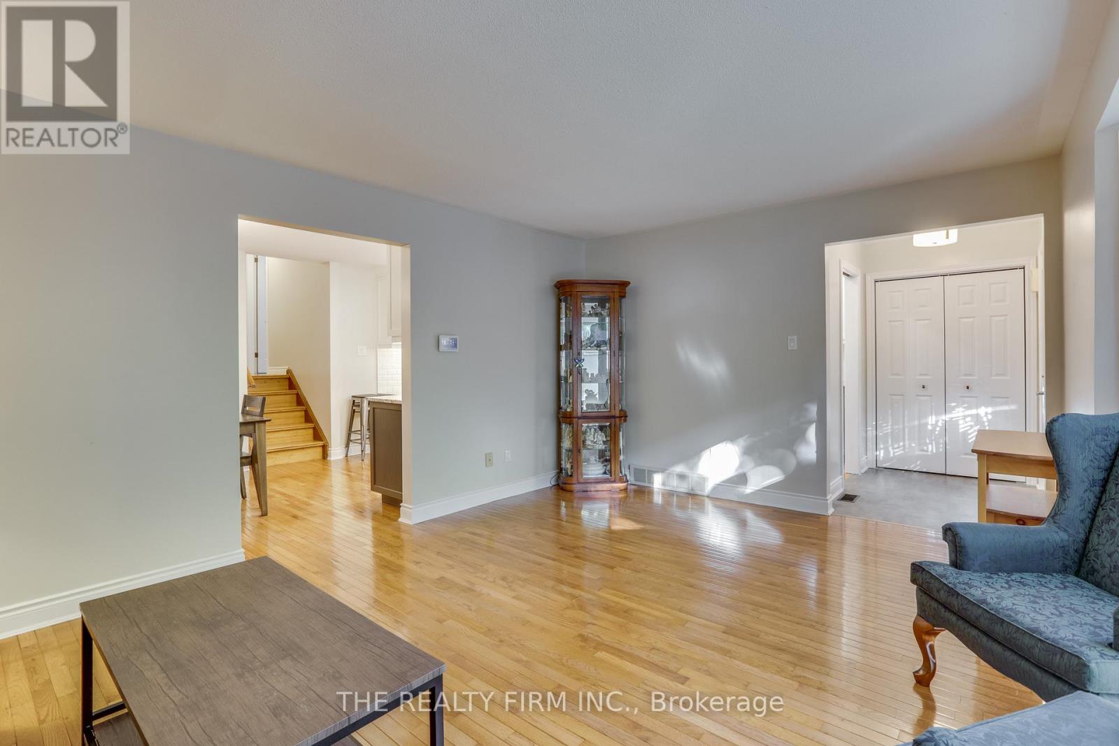 83 Fairlane Road, London South, Ontario  N6K 3E3 - Photo 9 - X12465372