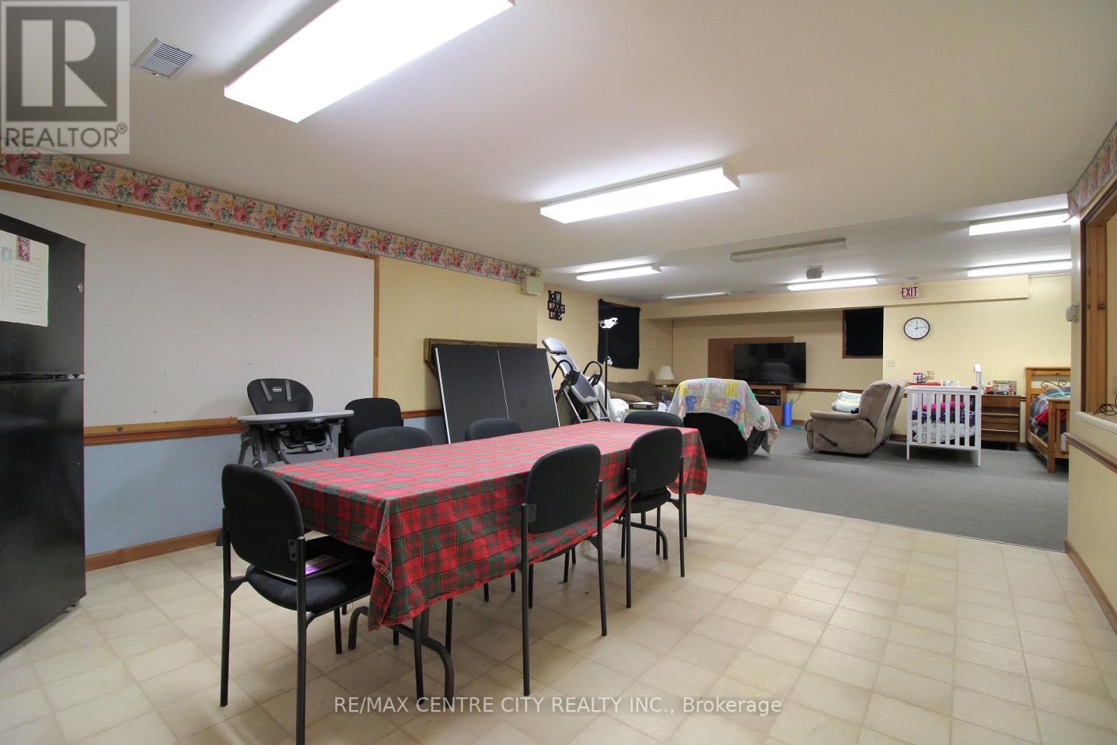 12 Chester Street, St. Thomas, Ontario  N5R 1T8 - Photo 13 - X12465385