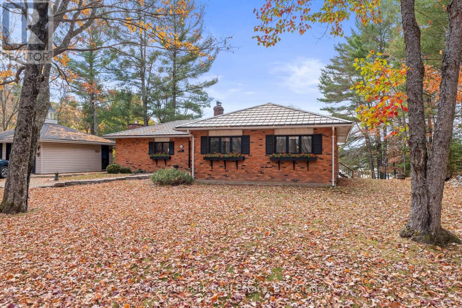 652 North Waseosa Lake Road, Huntsville (Chaffey), Ontario  P1H 2J4 - Photo 34 - X12244522