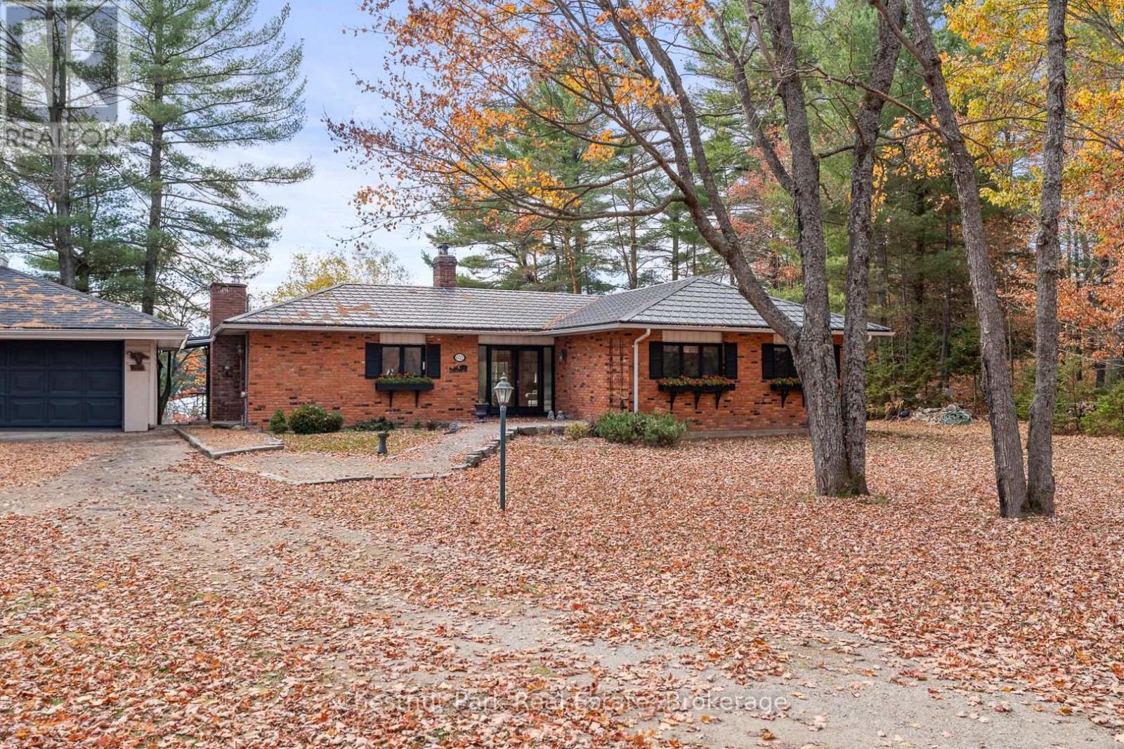 652 North Waseosa Lake Road, Huntsville (Chaffey), Ontario  P1H 2J4 - Photo 4 - X12244522