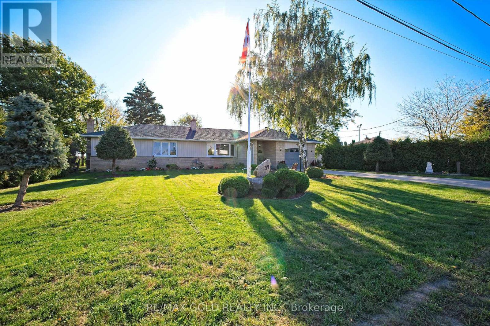 32 ORIOLE AVENUE, Hamilton, Ontario