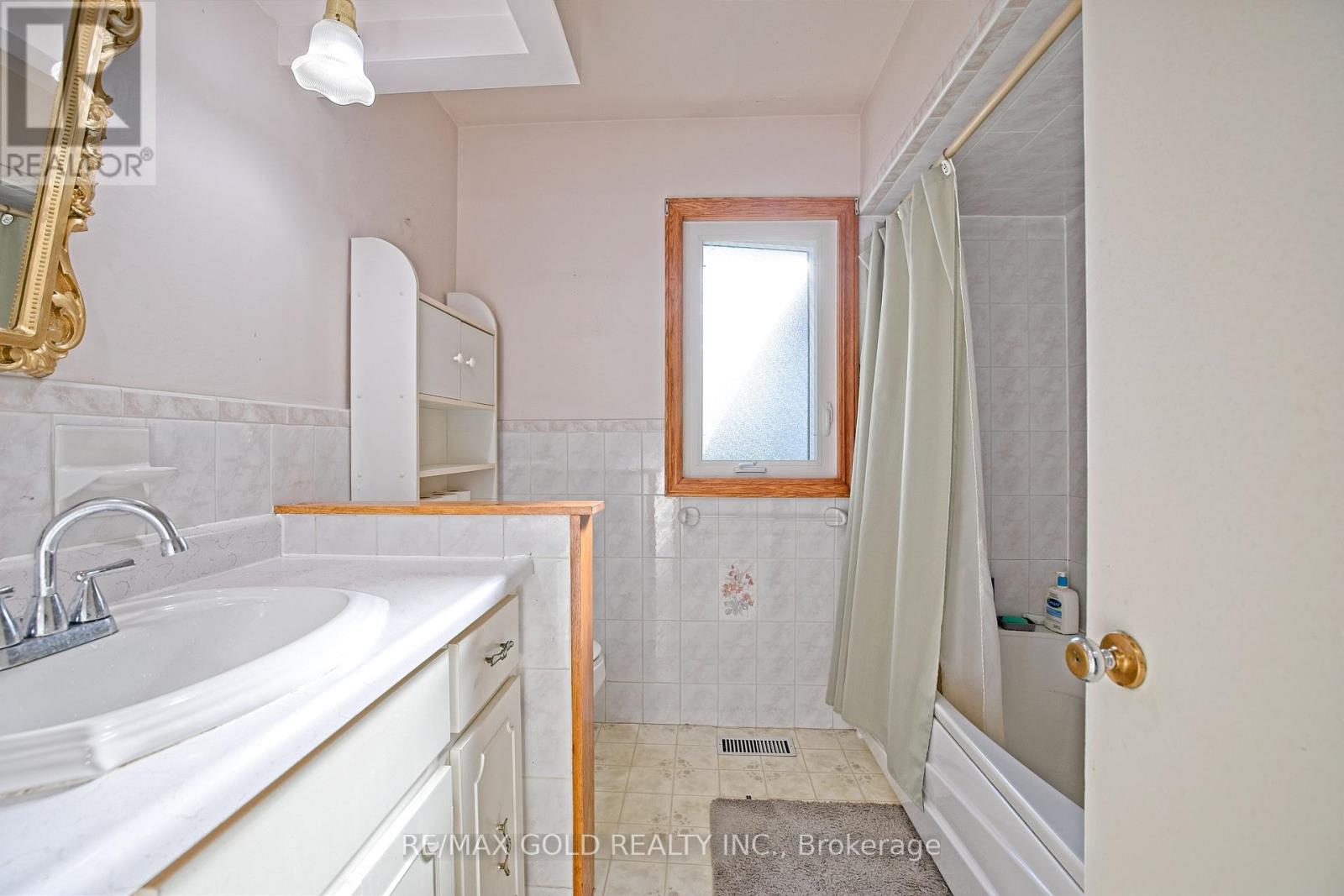 32 Oriole Avenue, Hamilton, Ontario  L8E 5E4 - Photo 24 - X12465051