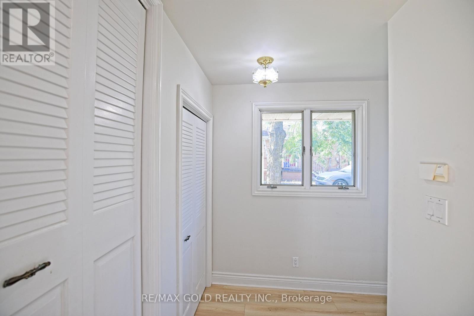 32 Oriole Avenue, Hamilton, Ontario  L8E 5E4 - Photo 8 - X12465051
