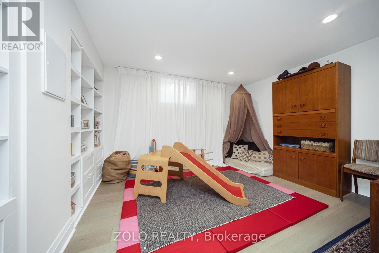 115 Welbourn Drive, Hamilton, Ontario  L9A 3N5 - Photo 15 - X12465057