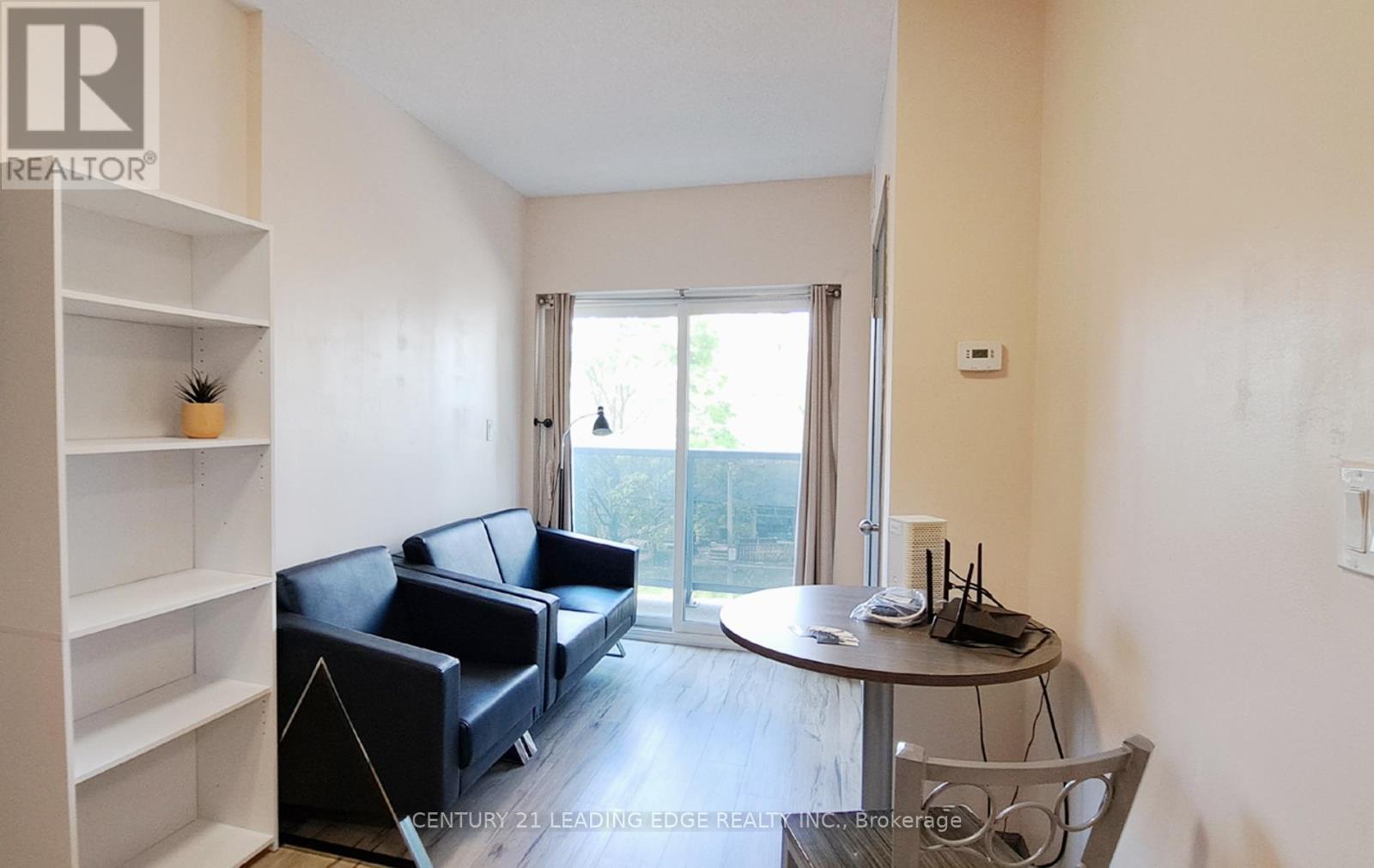 138 - 258a Sunview Street, Waterloo, Ontario  N2L 0H6 - Photo 4 - X12465092