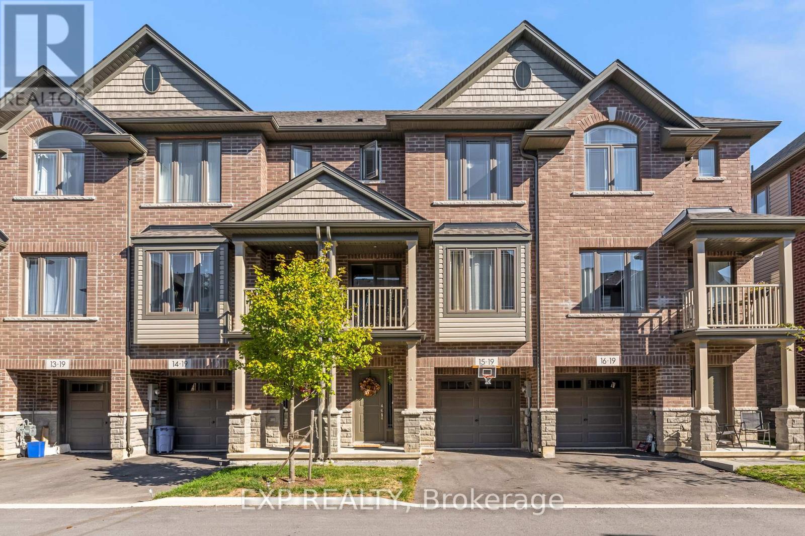 15 - 19 PICARDY DRIVE, Hamilton, Ontario