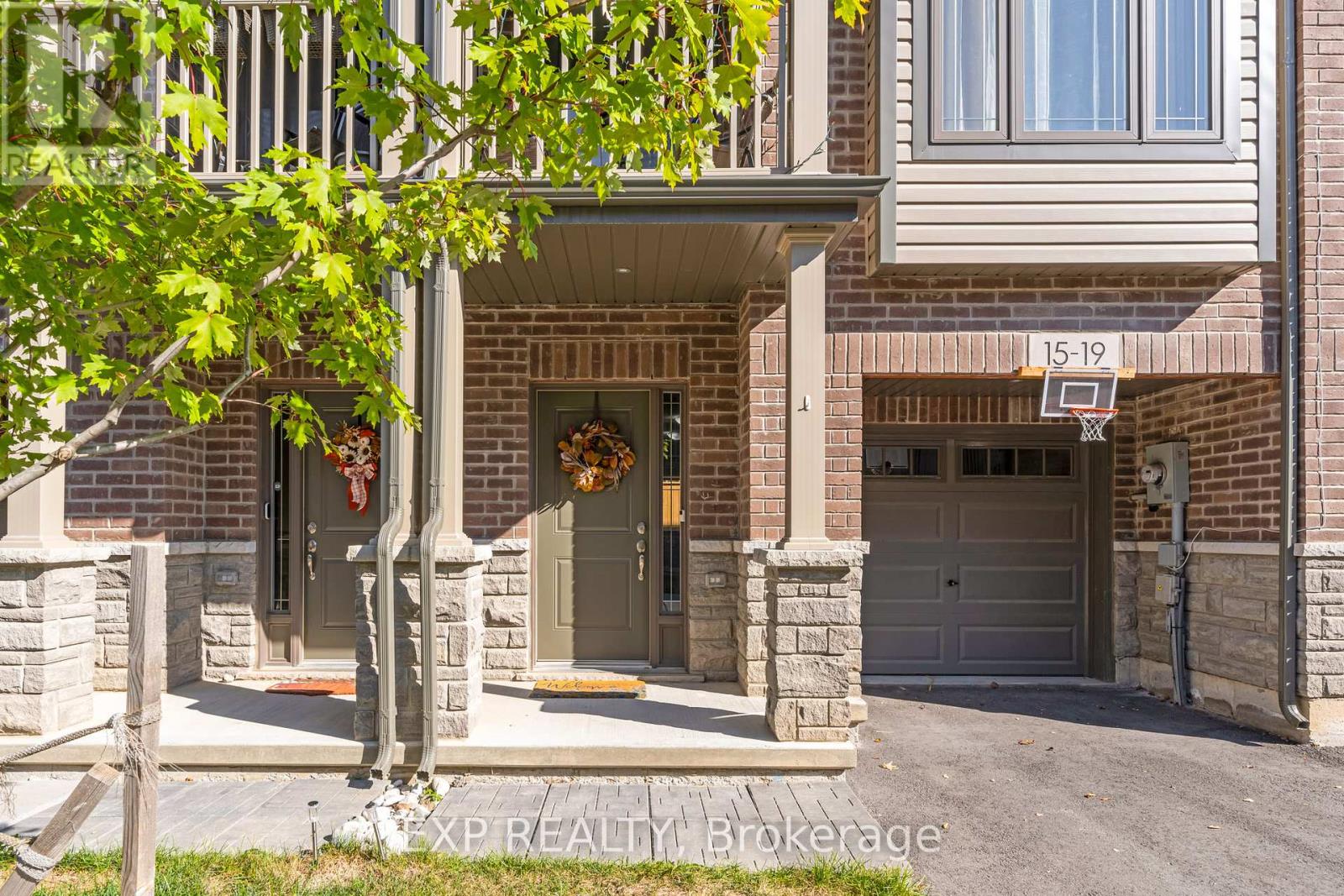 15 - 19 Picardy Drive, Hamilton (Stoney Creek Mountain), Ontario  L8J 0M7 - Photo 3 - X12465108