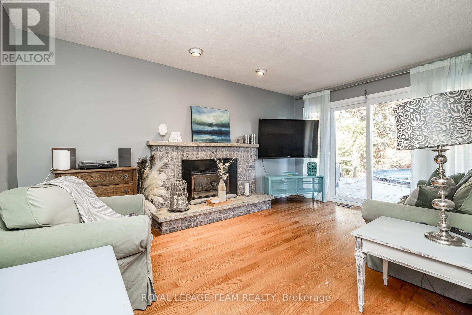 19 Mclennan Way, Ottawa, Ontario  K2L 2N1 - Photo 11 - X12465311