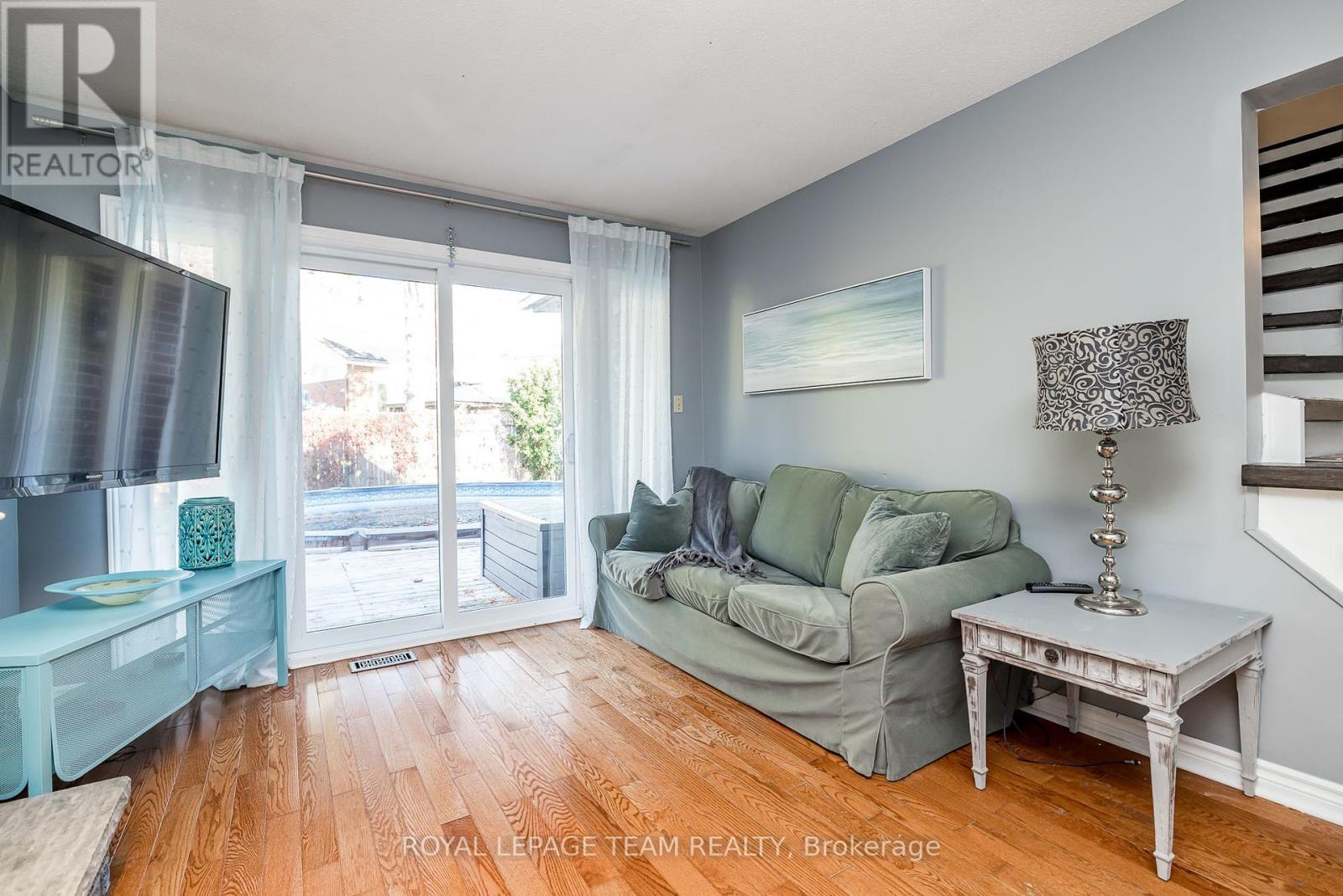 19 Mclennan Way, Ottawa, Ontario  K2L 2N1 - Photo 12 - X12465311