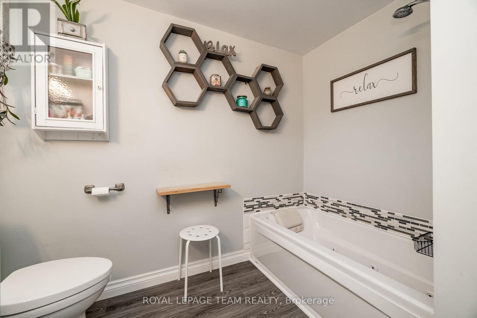 19 Mclennan Way, Ottawa, Ontario  K2L 2N1 - Photo 20 - X12465311