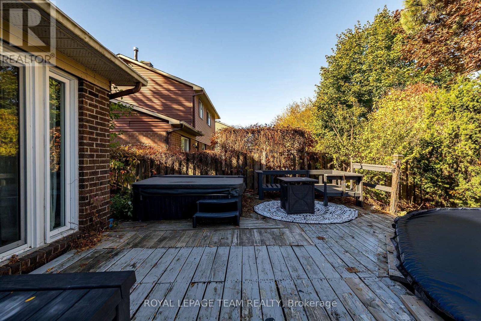 19 Mclennan Way, Ottawa, Ontario  K2L 2N1 - Photo 27 - X12465311