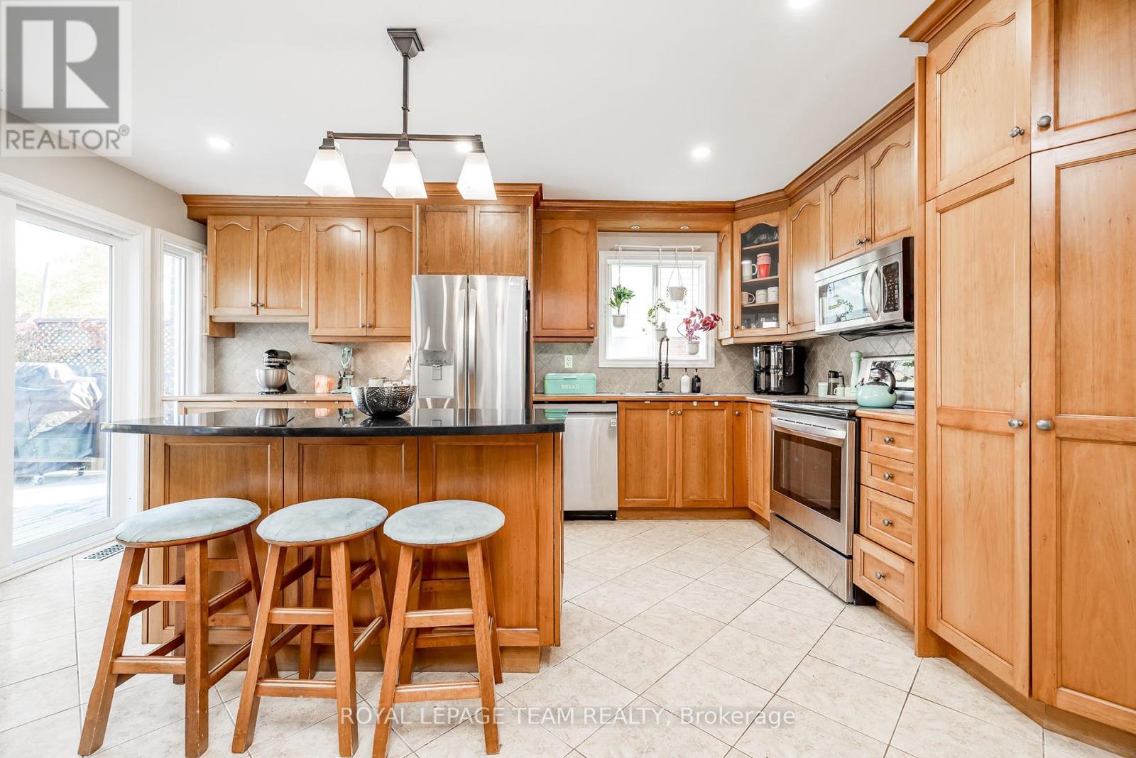 19 Mclennan Way, Ottawa, Ontario  K2L 2N1 - Photo 4 - X12465311
