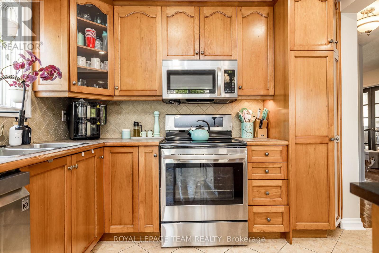 19 Mclennan Way, Ottawa, Ontario  K2L 2N1 - Photo 7 - X12465311