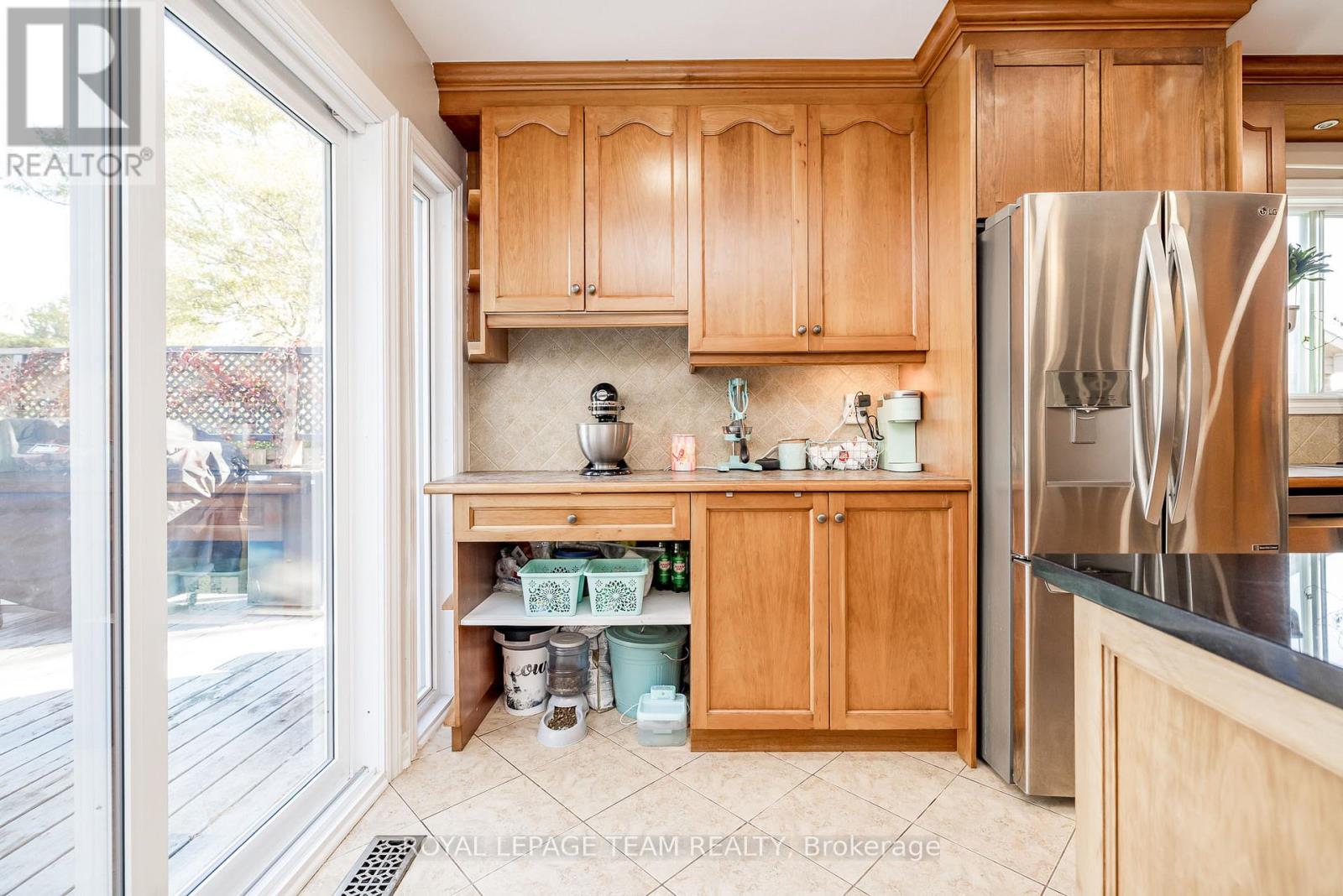 19 Mclennan Way, Ottawa, Ontario  K2L 2N1 - Photo 8 - X12465311