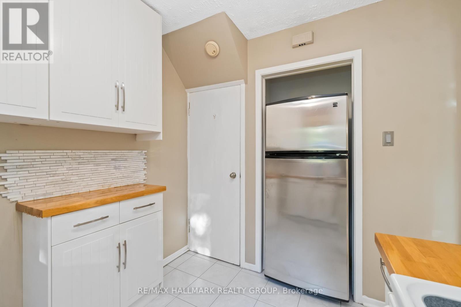 3 Ashbury Place, Ottawa, Ontario  K1M 1H3 - Photo 12 - X12465342