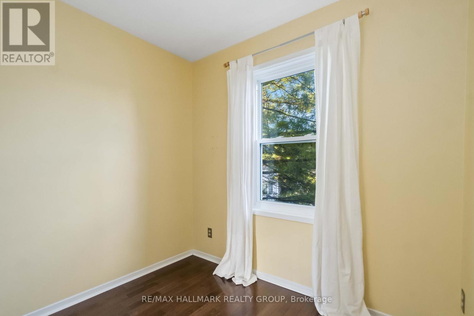 3 Ashbury Place, Ottawa, Ontario  K1M 1H3 - Photo 15 - X12465342