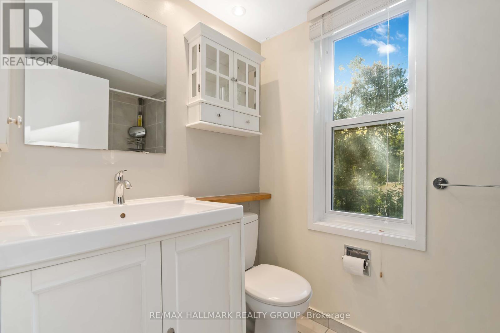 3 Ashbury Place, Ottawa, Ontario  K1M 1H3 - Photo 19 - X12465342