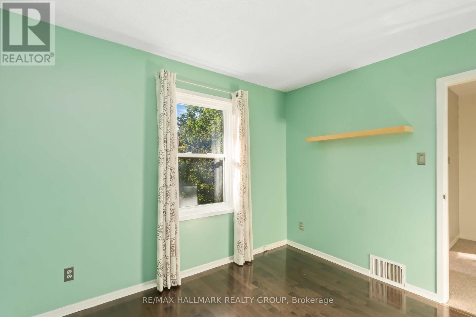 3 Ashbury Place, Ottawa, Ontario  K1M 1H3 - Photo 21 - X12465342