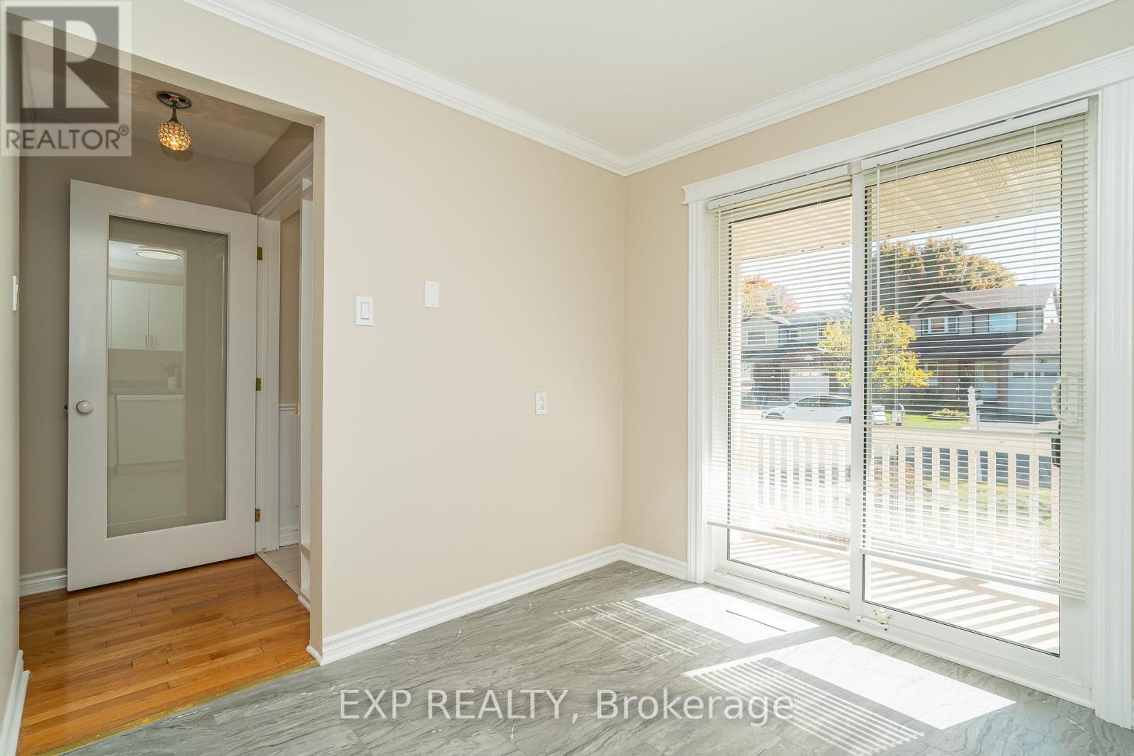 32 Maple View Crescent, Ottawa, Ontario  K2G 5J6 - Photo 10 - X12465357