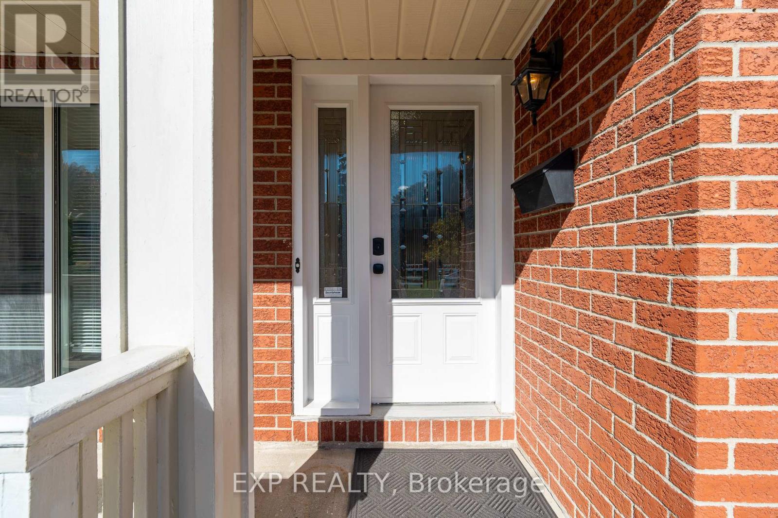 32 Maple View Crescent, Ottawa, Ontario  K2G 5J6 - Photo 2 - X12465357